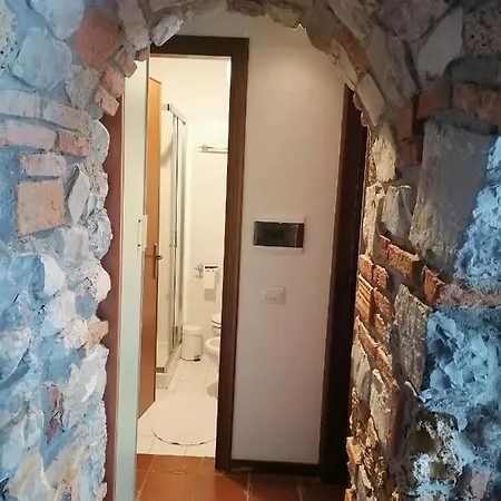 Appartamento Casa Sasso Tavernola Bergamasca Esterno foto