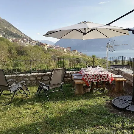 Appartamento Casa Sasso Tavernola Bergamasca Esterno foto