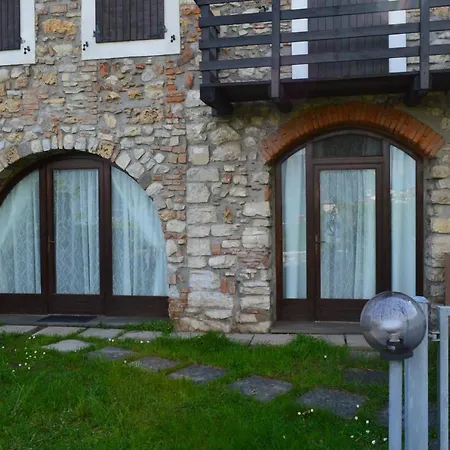 Appartamento Casa Sasso Tavernola Bergamasca Esterno foto